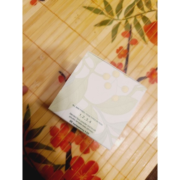 New Clinique Blended Face Powder TRANSPARENCY 5 (D) w/ Brush Loose Powder in box - Picture 5 of 8